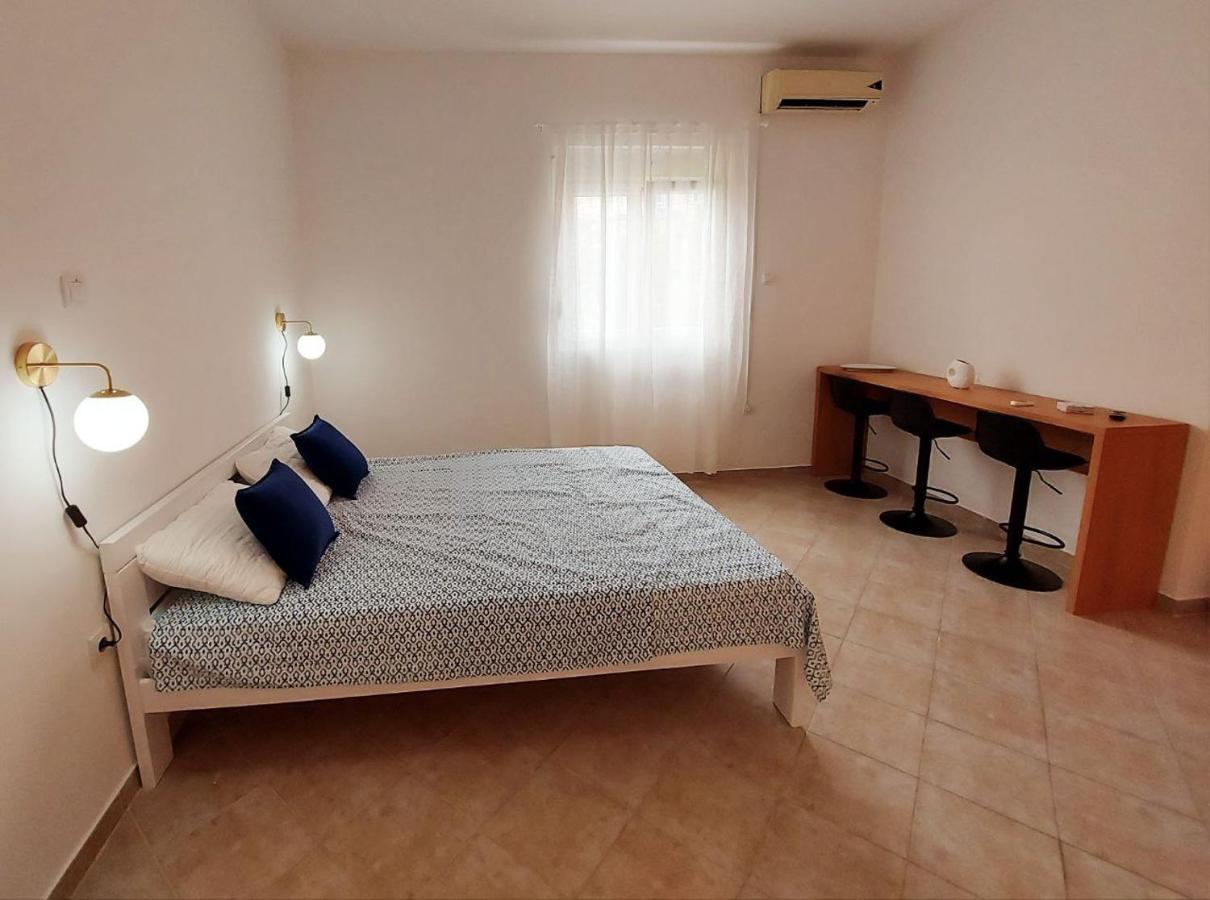 Apartmani Radovic Bijela Exterior photo